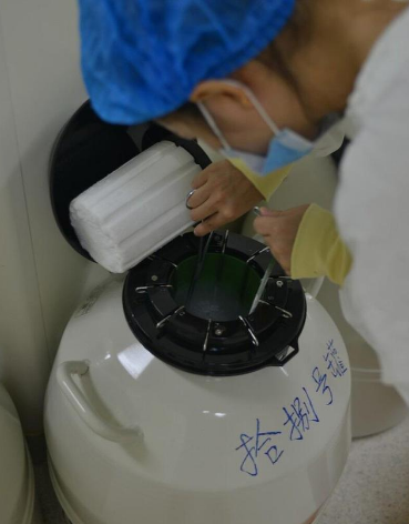 液氮罐內部清理 液氮罐內部清理